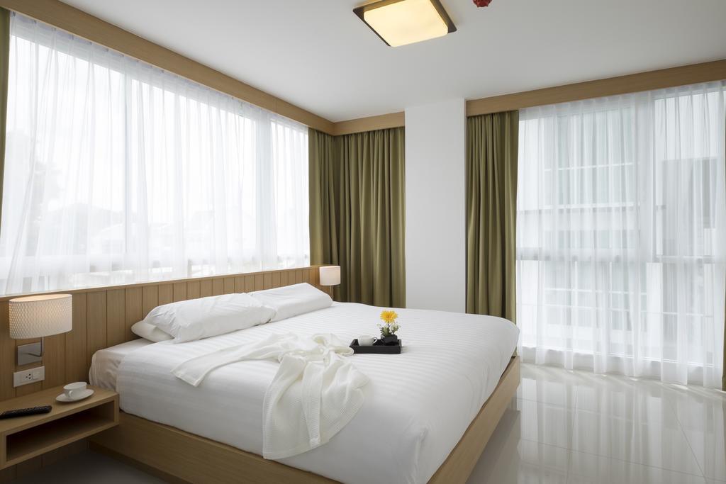 Modern Thai Suites 푸껫 객실 사진