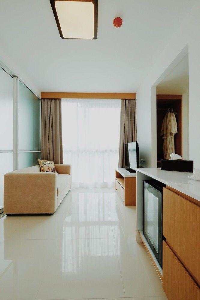 Modern Thai Suites 푸껫 외부 사진